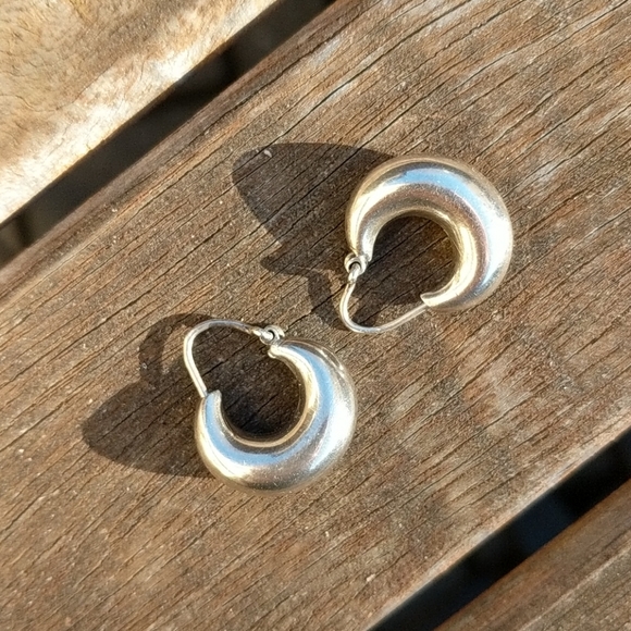 Sterling Silver Endless Closure Crescent E… - Picture 3 of 5